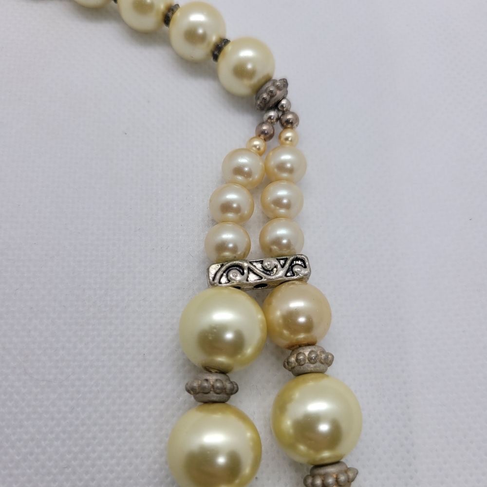 Vintage Yellow double strain Faux Pearl necklace - Picture 7 of 10